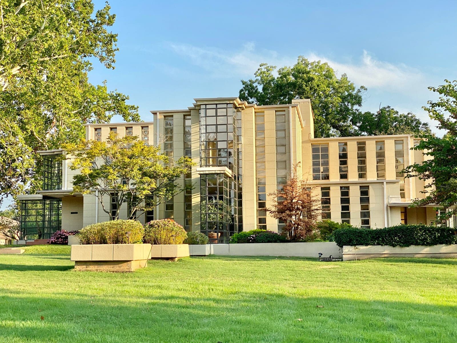 Westhope Modern Residence